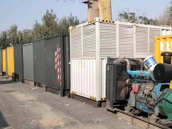 常州200KW柴油发电机机组每小时油耗是多少？